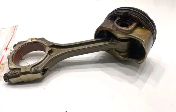 KIA Sportage Piston with connecting rod G4FJ