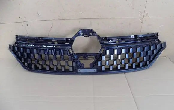 Renault Austral Front bumper upper radiator grill 622563643R