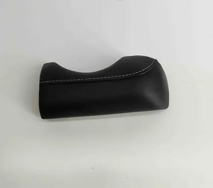 Dashboard glove box trim