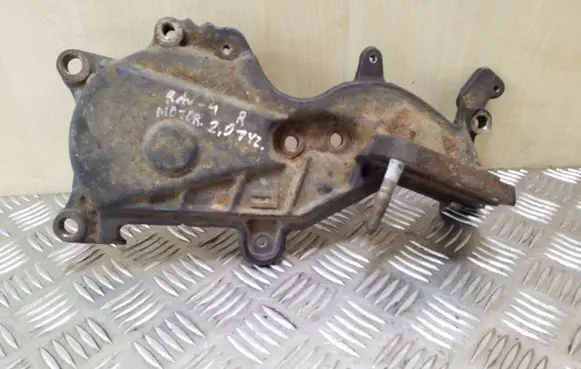 Toyota RAV 4 (XA20) Engine mounting bracket