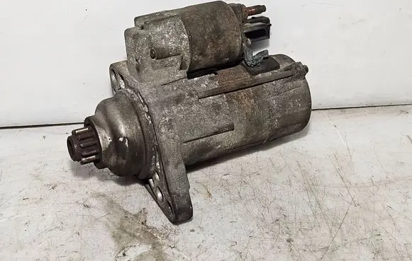 Volkswagen Caddy Starter motor 02Z911023H