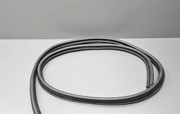 Dacia Sandero II Loading door rubber seal (on body) 