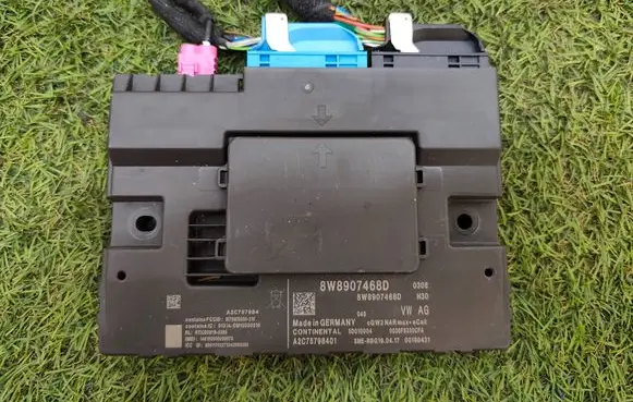 Audi S5 F5 Gateway control module 8W8907468D 0036F8350CFA A2C75798401
