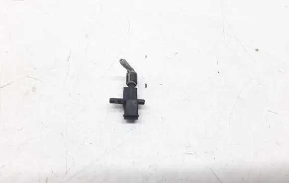 Volkswagen Jetta V Windshield washer spray nozzle 