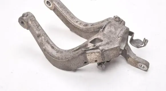 Volvo S90, V90 Engine mount bracket 31681721