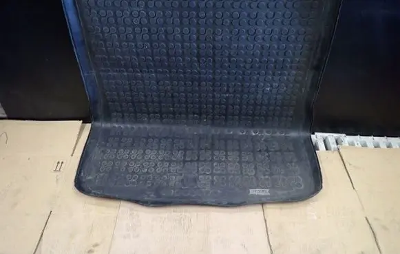 Volkswagen PASSAT B6 Rubber trunk/boot mat liner
