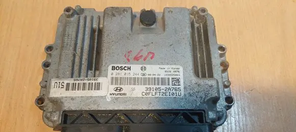 Hyundai i30 Engine control unit/module ECU 0281015244 39105-2A765