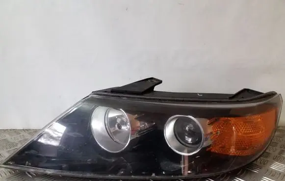 KIA Sorento Headlight/headlamp 921012P040