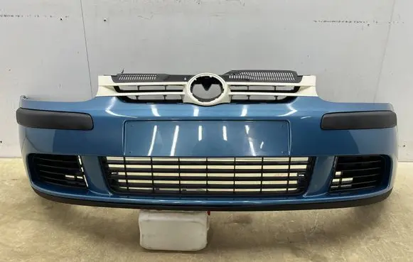 Volkswagen Golf V Front bumper 1K0807221