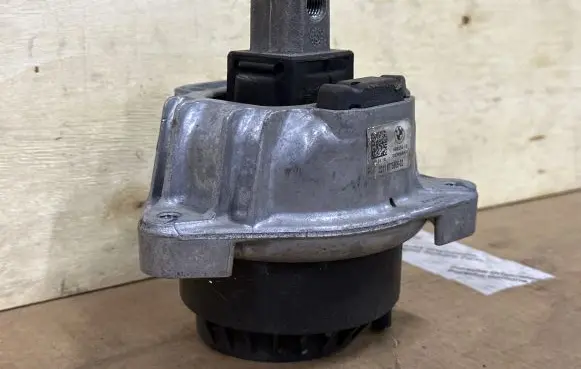 BMW 5 F10 F11 Engine mount bracket 6775906 68623513