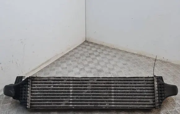 Mercedes-Benz A W176 Intercooler radiator A2465000900 Z4633002