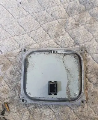Chrysler Pacifica Headlight ballast module Xenon 147000015100