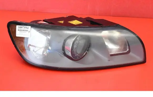 Volvo V50 Headlight/headlamp 30698890