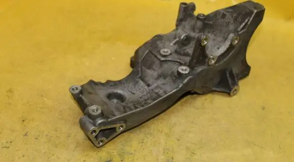 Audi A6 S6 C6 4F Generator/alternator bracket 