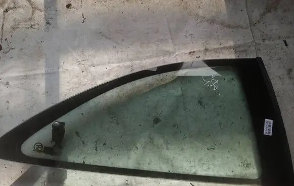 Citroen Xsara Rear side window as2