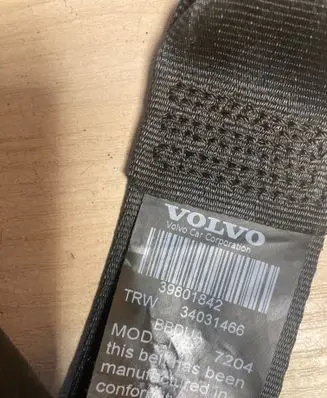 Volvo XC60 Middle seatbelt (rear) 39801842 34060407 1T0110780056
