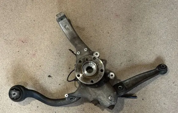 BMW X6 E71 Front wheel hub spindle knuckle 6773783