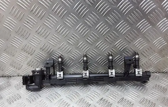 Ford Focus Fuel main line pipe 8a6g9h487ac