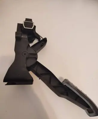 Mercedes-Benz B W245 Accelerator throttle pedal A1693000504
