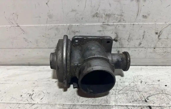 BMW 3 E46 EGR valve 7785789