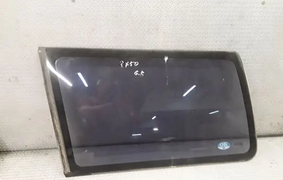 Nissan Terrano Rear side window