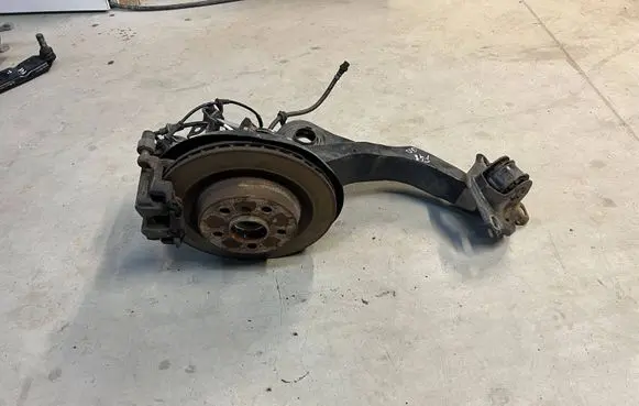 BMW X1 F48 F49 Rear wheel hub spindle/knuckle 6851580 33326851580