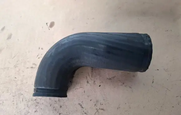 Volvo V70 Intercooler hose/pipe 08699419