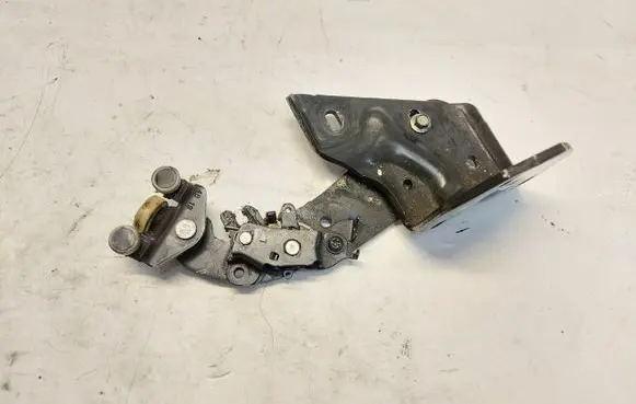 Mercedes-Benz Vito Viano W447 Sliding door lower roller guide/hinge A4477600647JLK01