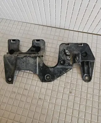 Engine splash shield/under tray