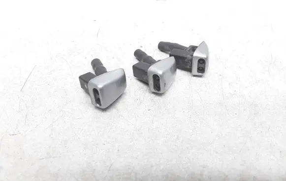 Volvo V40 Windshield washer spray nozzle