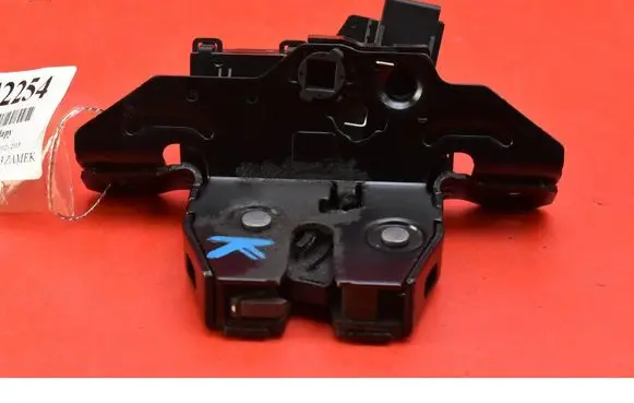 Opel Mokka Tailgate/trunk/boot lock/catch/latch 13587640