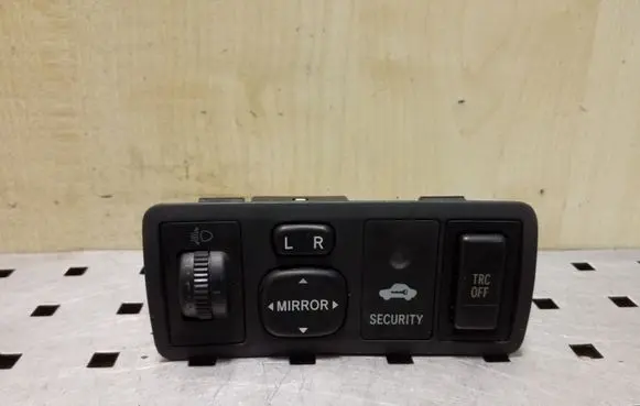 Wing mirror switch