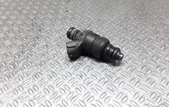 Audi A3 S3 8P Fuel injector 06A906031BT