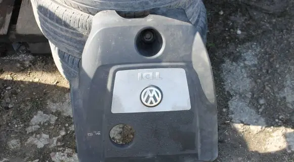 Volkswagen Golf IV Engine cover (trim) 038103925EK
