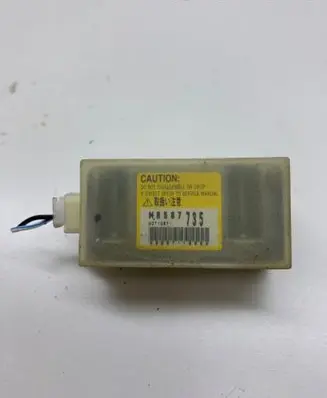 Mitsubishi Outlander Airbag deployment crash/impact sensor MR587735 W2T10671