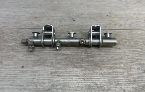 Porsche Macan (95B) Fuel distributor 94611011700