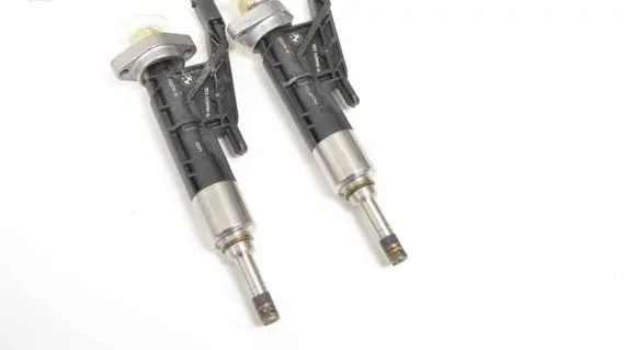 BMW 3 F30 F35 F31 Fuel injectors set 0261500539 7639990
