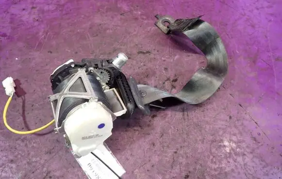 Renault Clio III Front seatbelt