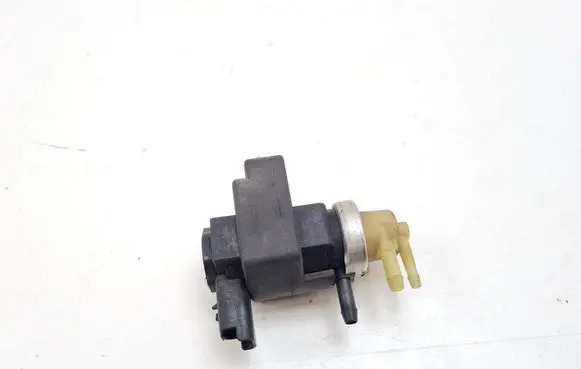 Vacuum valve