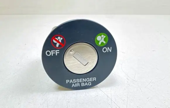 Hyundai Getz Passenger airbag on/off switch 