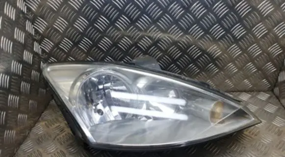 Ford Focus Headlight/headlamp 02A011175 1036400