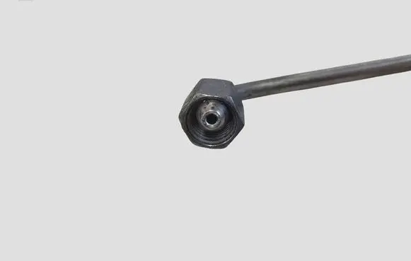 Jaguar XE Fuel injector supply line/pipe