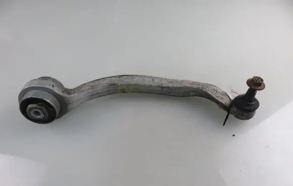 Volkswagen PASSAT B5 Front lower control arm/wishbone
