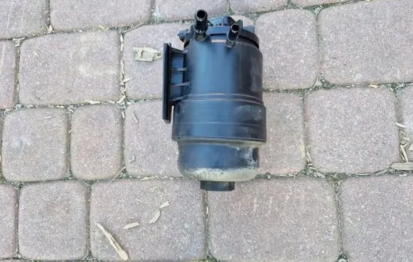 Opel Insignia B Fuel filter housing 84428489