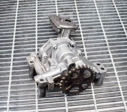 Volvo V50 Oil pump 