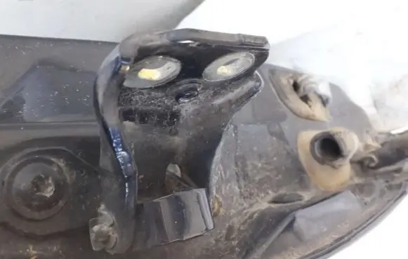Renault Laguna I Rear door lower hinge