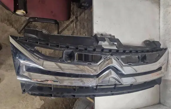Citroen Jumpy Front bumper upper radiator grill 1440172580