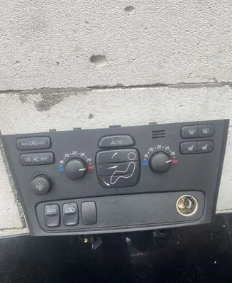 Volvo V70 Climate control unit