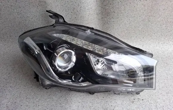 Suzuki SX4 S-Cross Headlight/headlamp 10018738