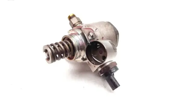 Audi A3 S3 8P Fuel injection high pressure pump 03C127026D